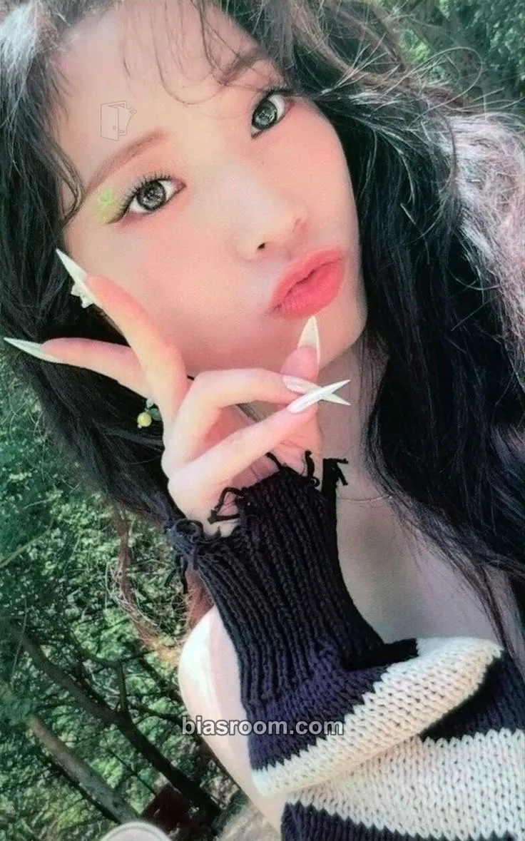 Dahyun BETWEEN 1&2 Photocard - TWICE - TWICE K-pop photocard
