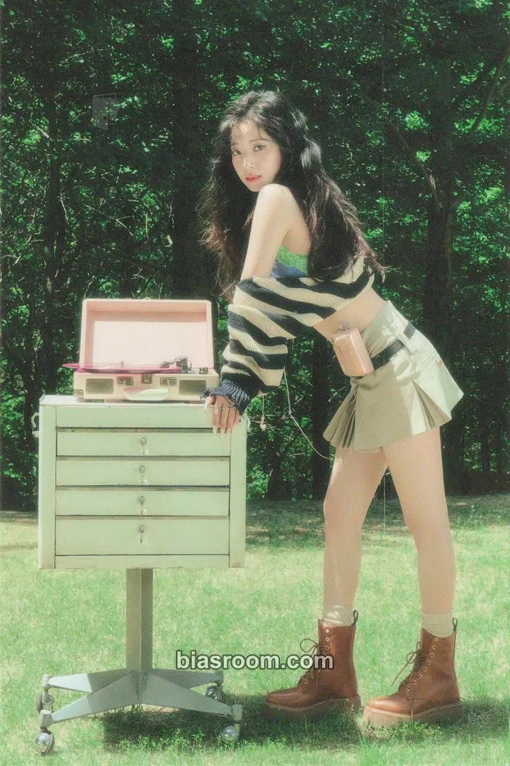 Dahyun BETWEEN 1&2 Photocard - TWICE - TWICE K-pop photocard