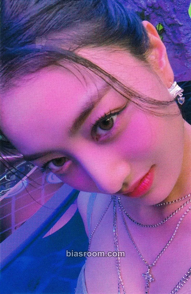 Jihyo BETWEEN 1&2 Photocard - TWICE - TWICE K-pop photocard