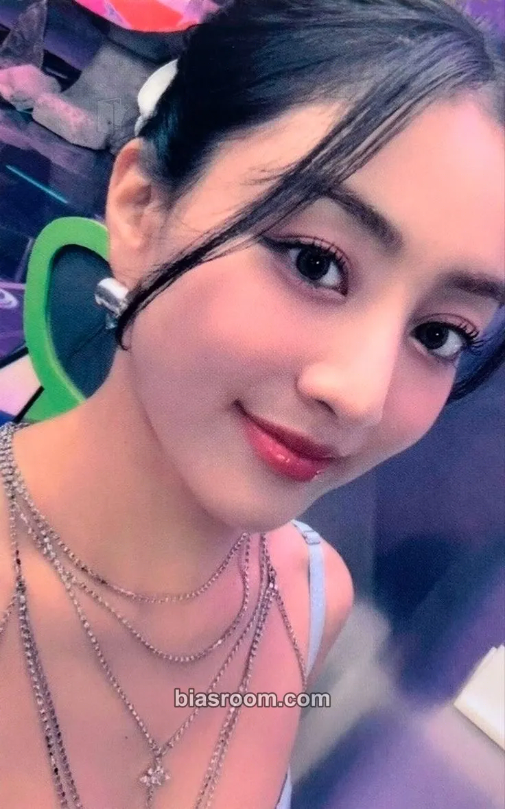 Jihyo BETWEEN 1&2 Photocard - TWICE - TWICE K-pop photocard