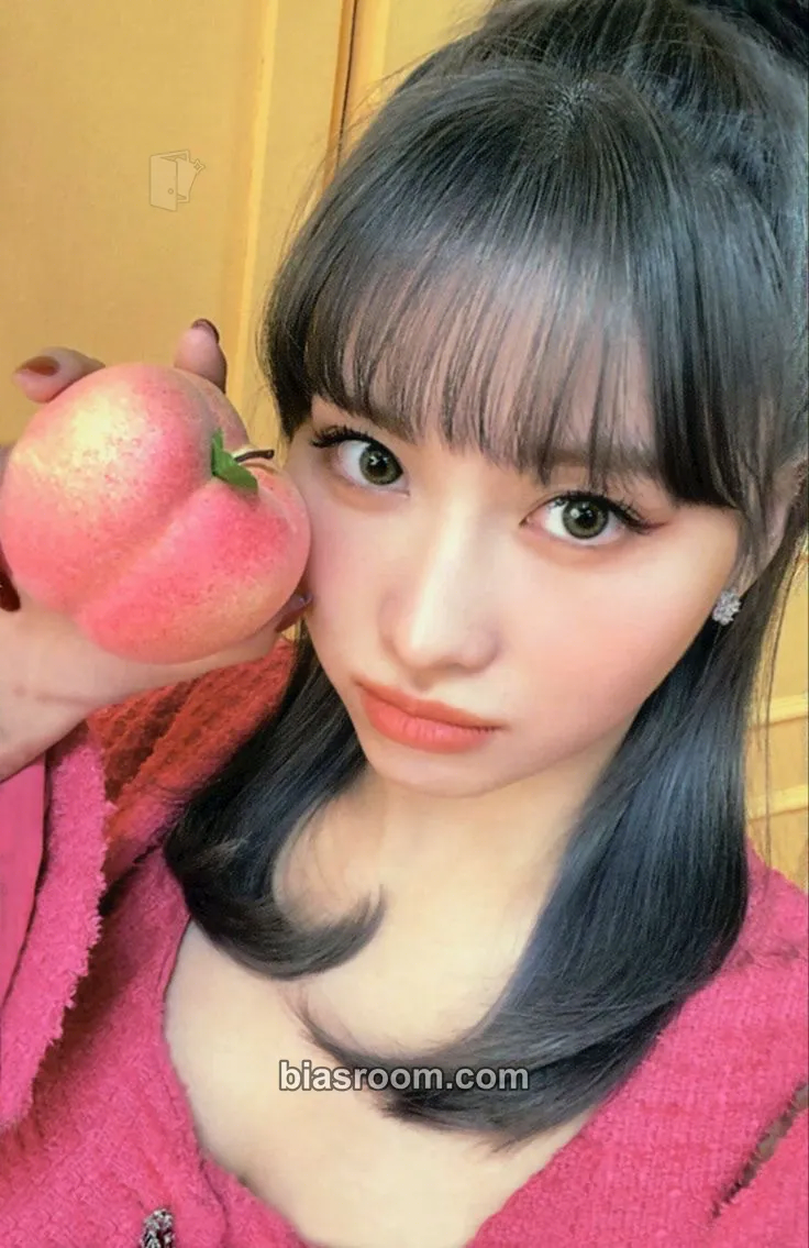 Momo BETWEEN 1&2 Photocard - TWICE - TWICE K-pop photocard