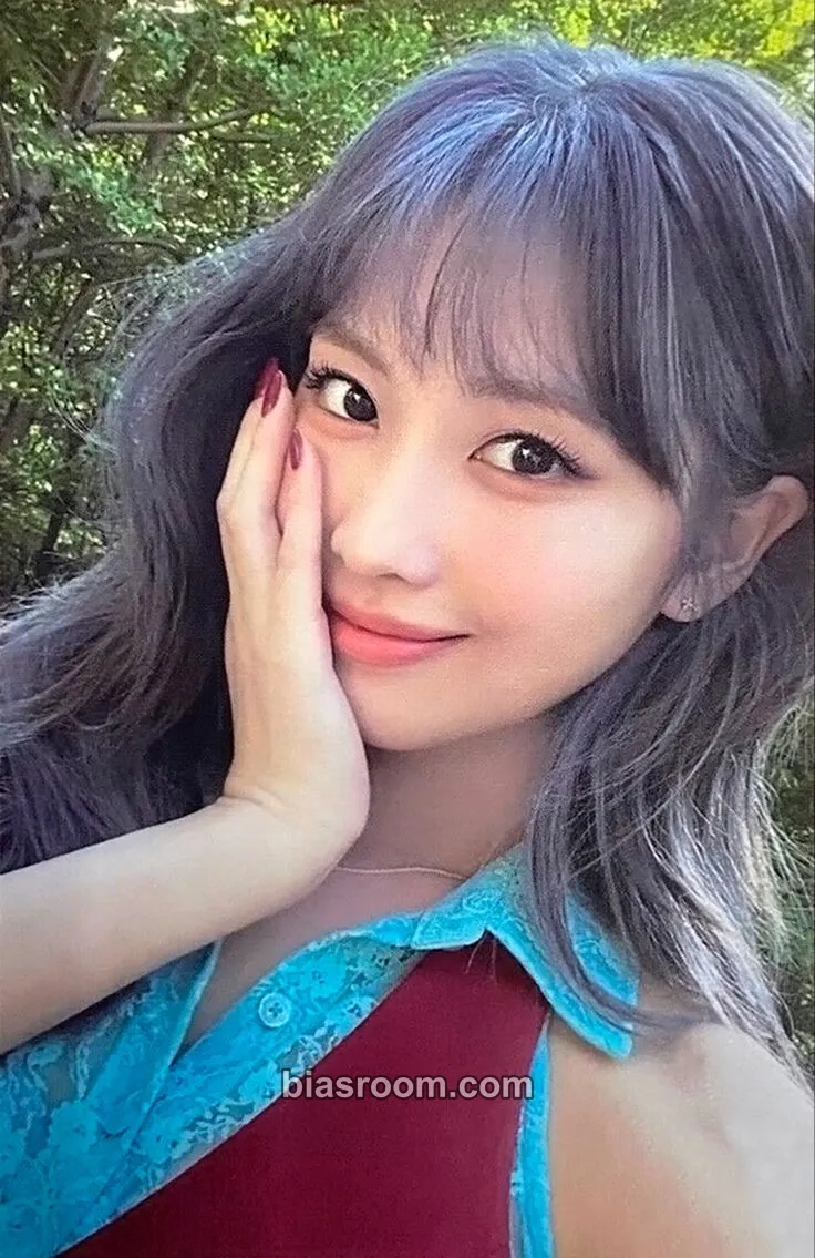 Momo BETWEEN 1&2 Photocard - TWICE - TWICE K-pop photocard