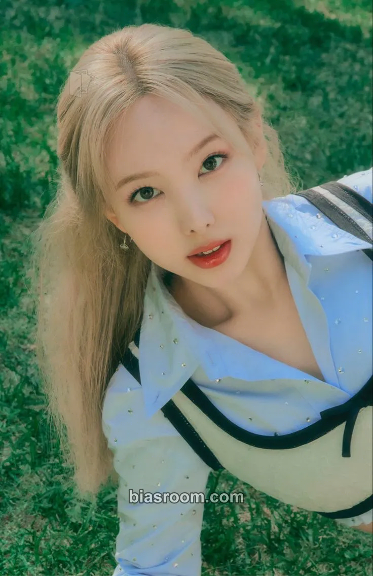 Nayeon BETWEEN 1&2 Photocard - TWICE - TWICE K-pop photocard