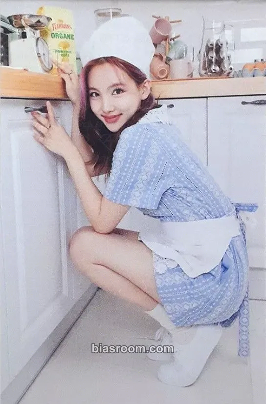 Nayeon Happy TWICE & ONCE Day! (6th Anniversary) Photocard - TWICE - TWICE K-pop photocard
