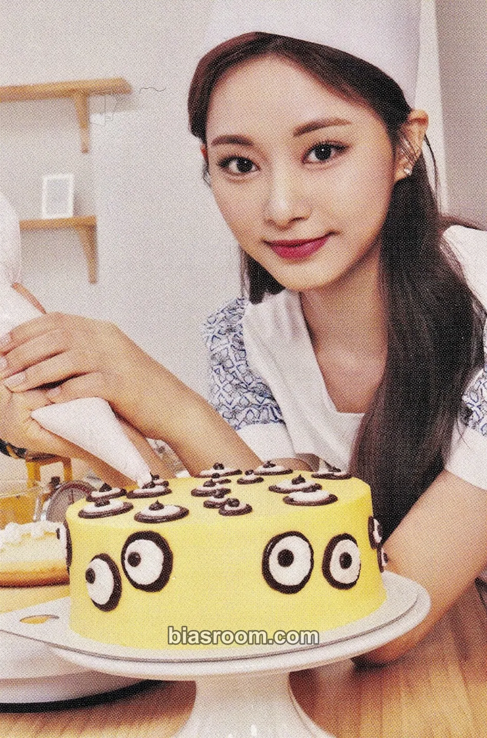 Tzuyu Happy TWICE & ONCE Day! (6th Anniversary) Photocard - TWICE - TWICE K-pop photocard