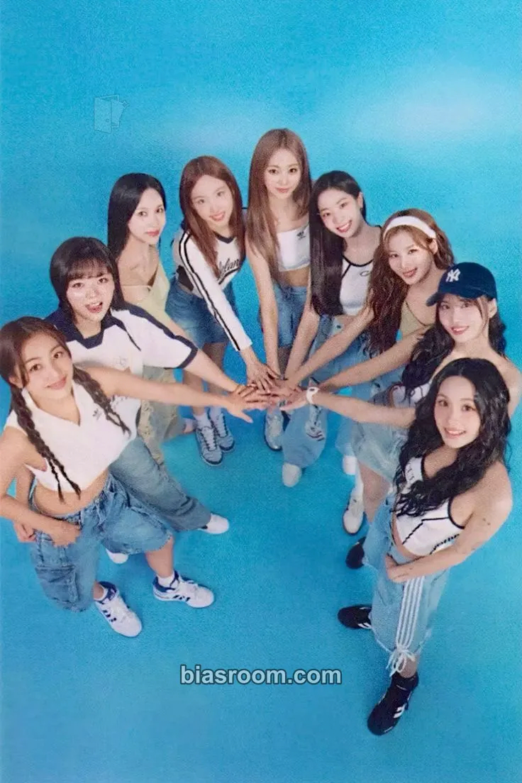 HOME 9ROUND (9th Anniversary) Photocard - TWICE - TWICE K-pop photocard