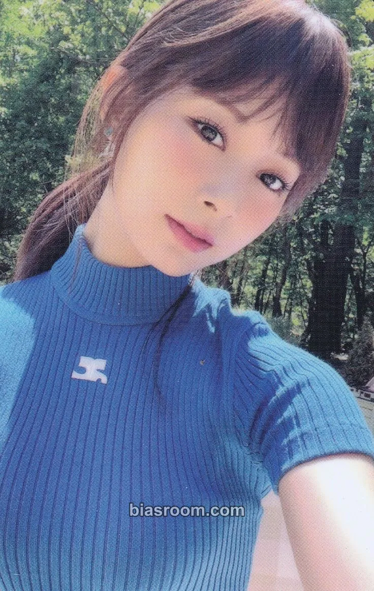 Tzuyu BETWEEN 1&2 Photocard - TWICE - TWICE K-pop photocard