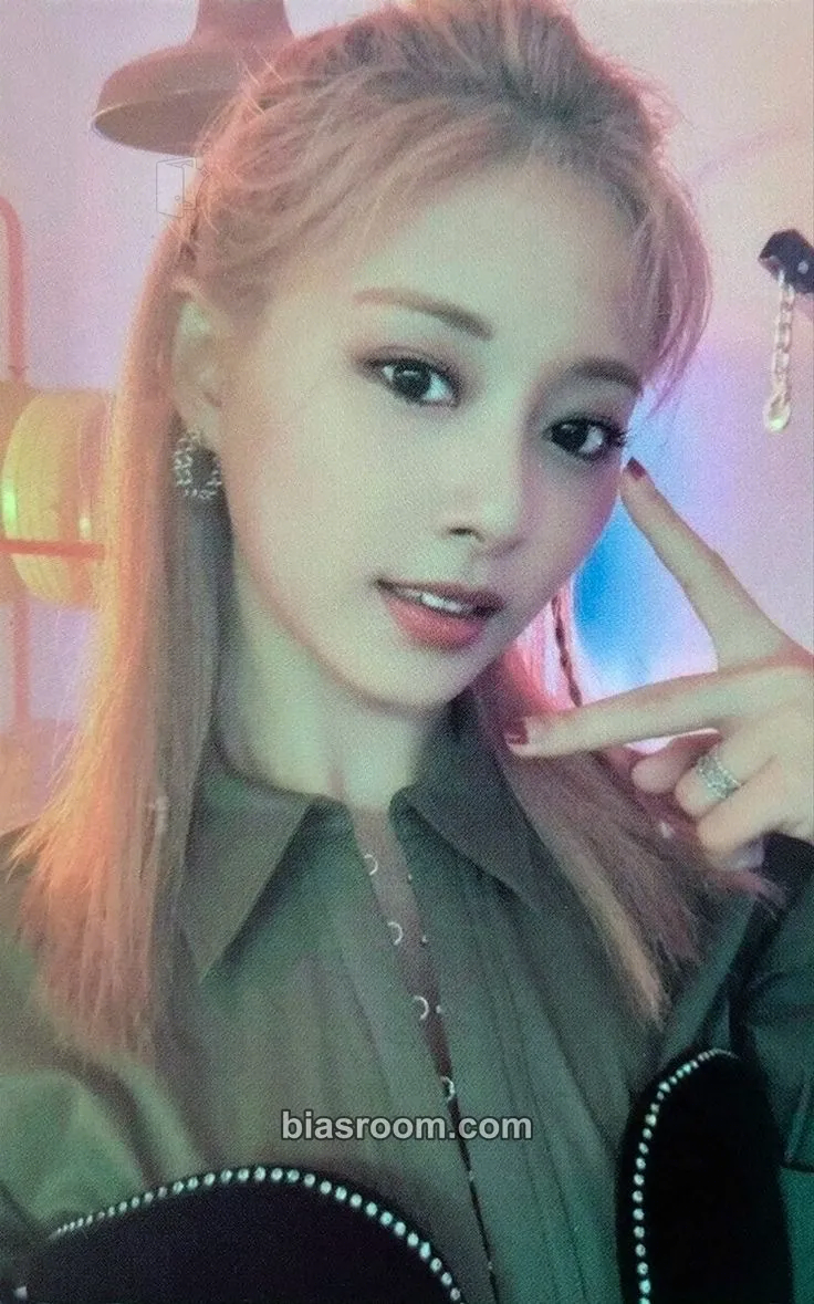 Tzuyu BETWEEN 1&2 Photocard - TWICE - TWICE K-pop photocard