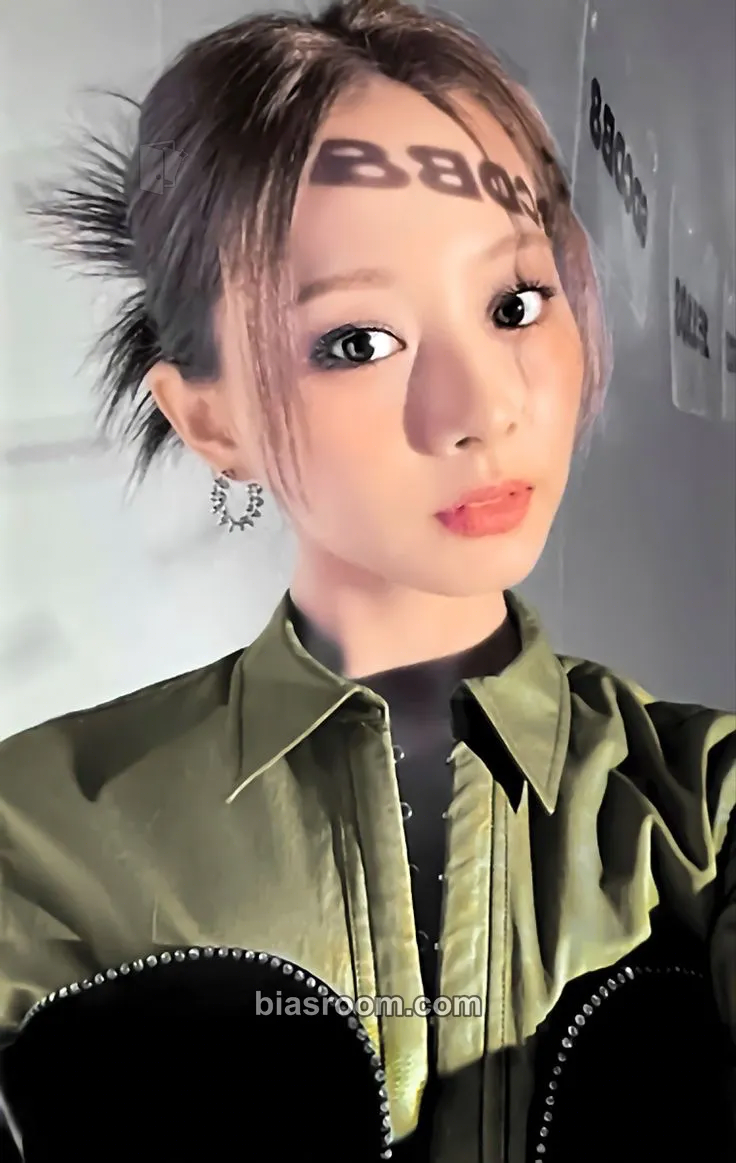 Tzuyu BETWEEN 1&2 Photocard - TWICE - TWICE K-pop photocard