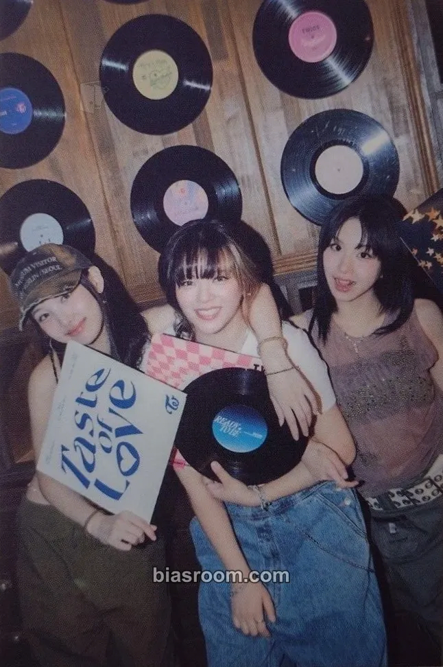 Once Again (8th Anniversary) Photocard - TWICE - TWICE K-pop photocard