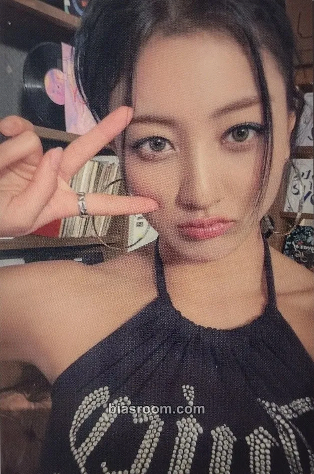 Jihyo Once Again (8th Anniversary) Photocard - TWICE - TWICE K-pop photocard