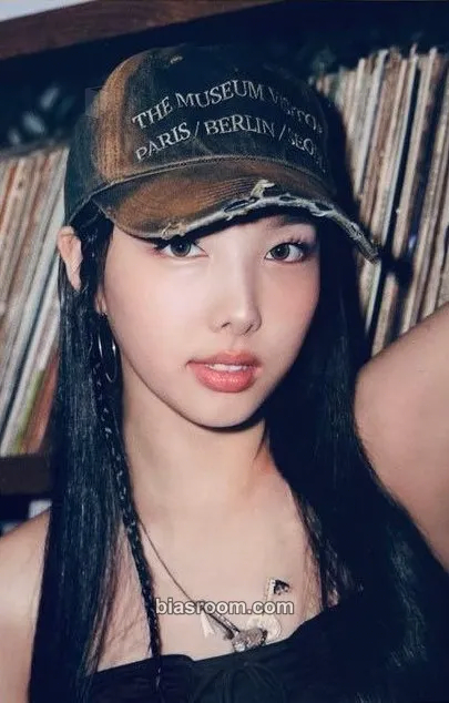 Nayeon Once Again (8th Anniversary) Photocard - TWICE - TWICE K-pop photocard