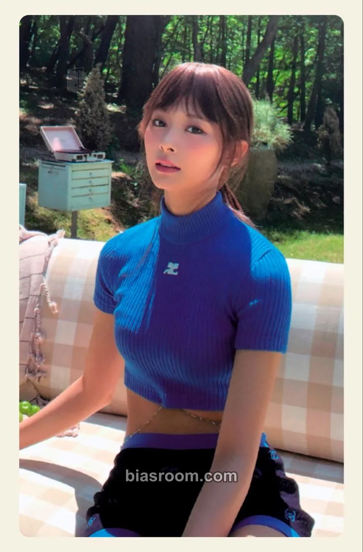 Tzuyu BETWEEN 1&2 Photocard - TWICE - TWICE K-pop photocard