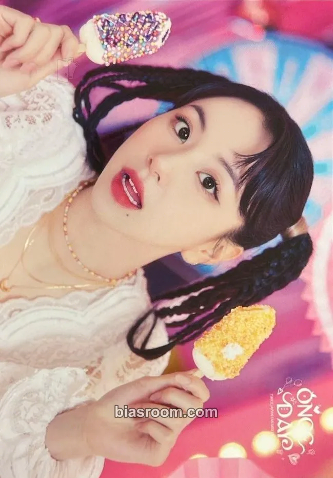 Chaeyoung ONCE DAY Photocard - TWICE - TWICE K-pop photocard