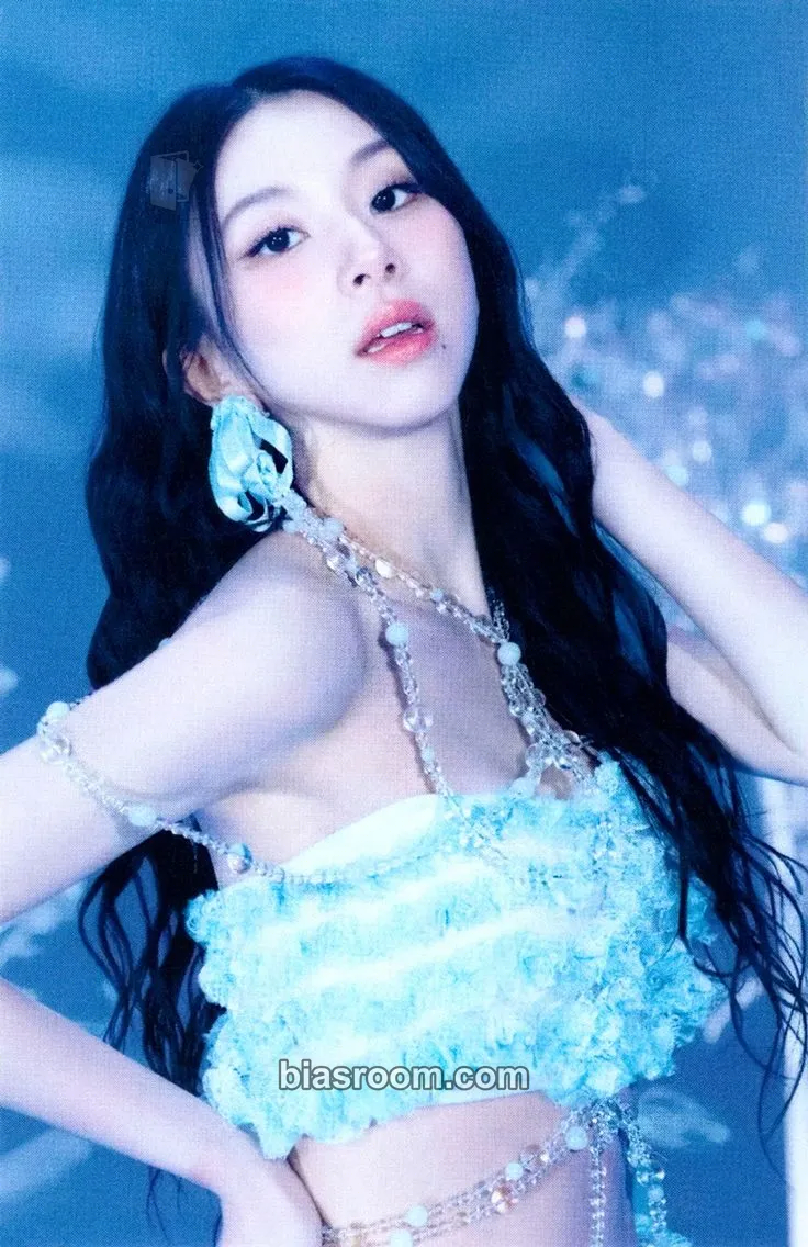Chaeyoung DIVE Photocard - TWICE - TWICE K-pop photocard