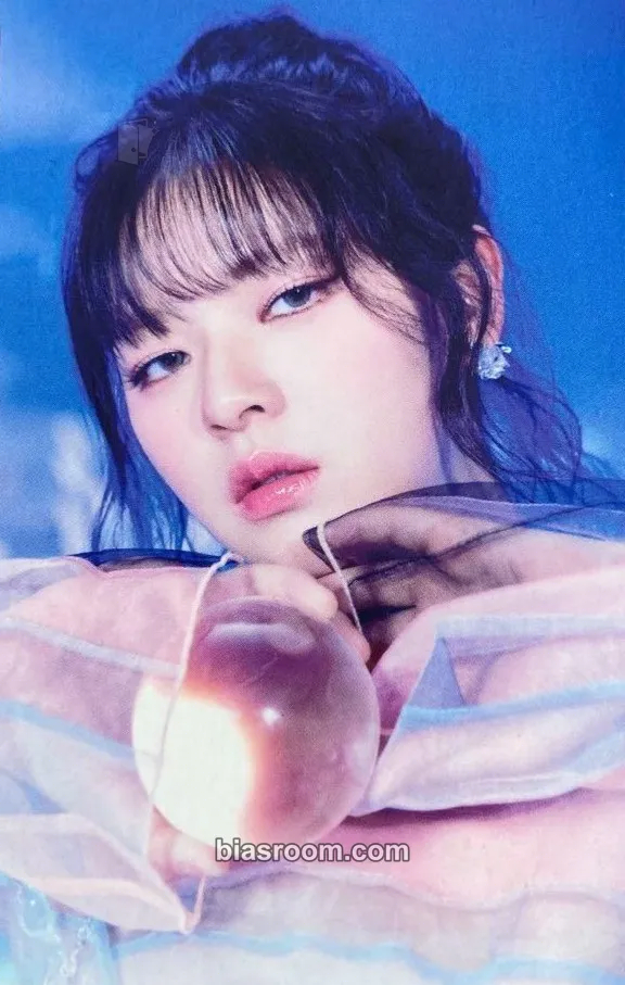 Jeongyeon DIVE Photocard - TWICE - TWICE K-pop photocard