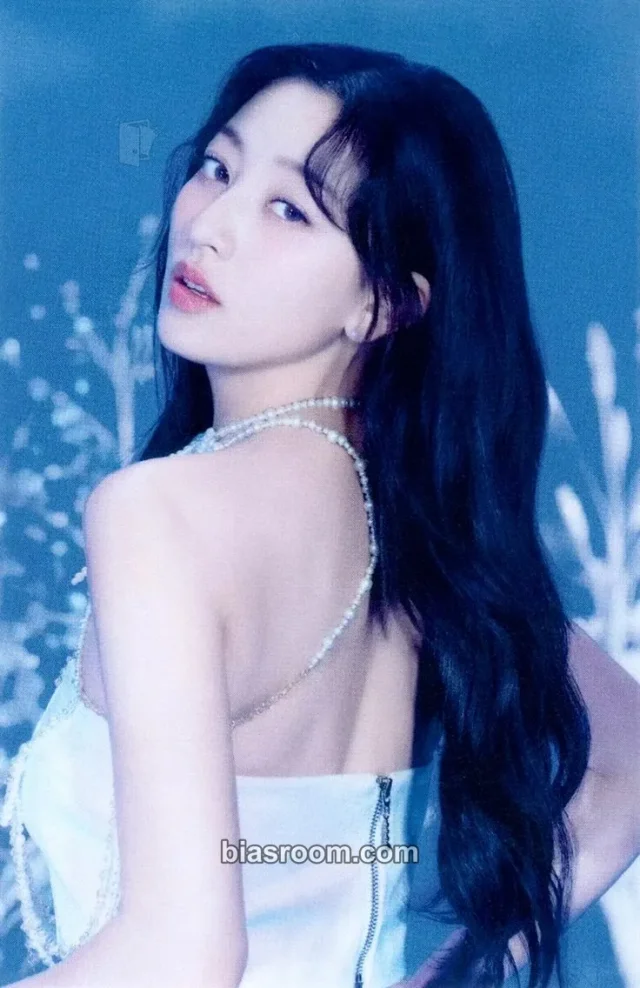 TWICE-Jihyo-Album-dive