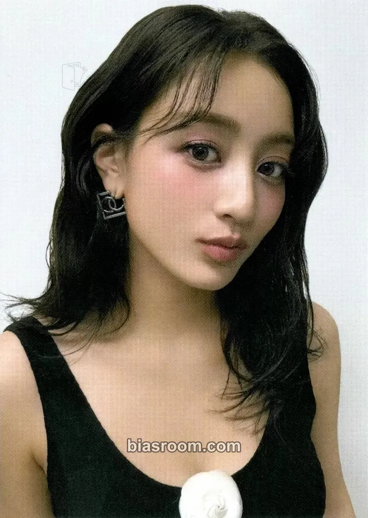 Jihyo DIVE Photocard - TWICE - TWICE K-pop photocard