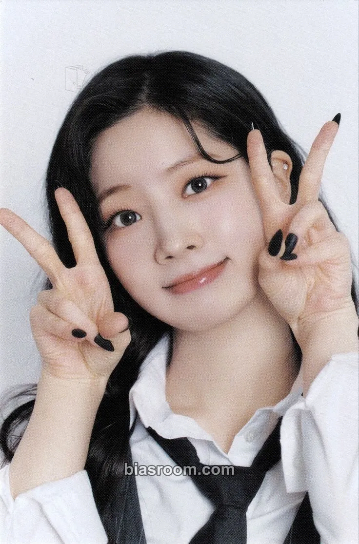 Dahyun TWICE 5th World Tour Ready to Be Photocard - TWICE - TWICE K-pop photocard
