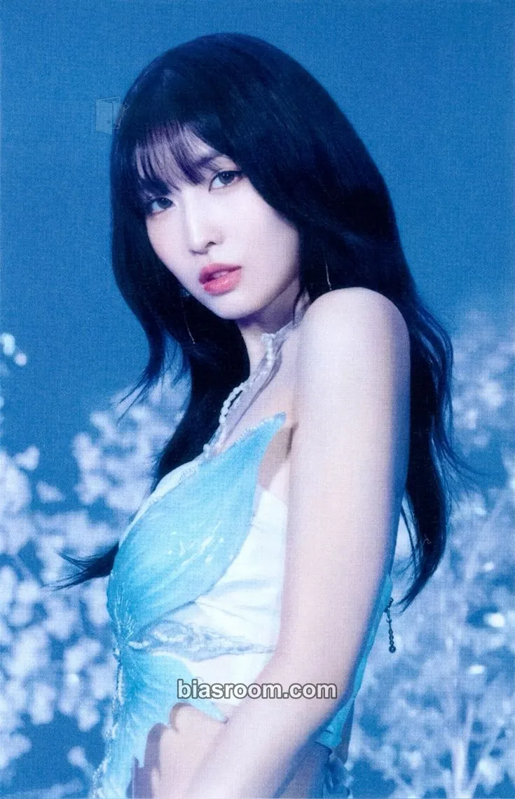 Momo DIVE Photocard - TWICE - TWICE K-pop photocard