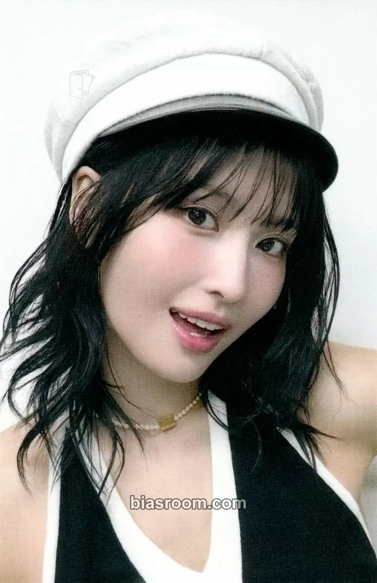 Momo DIVE Photocard - TWICE - TWICE K-pop photocard