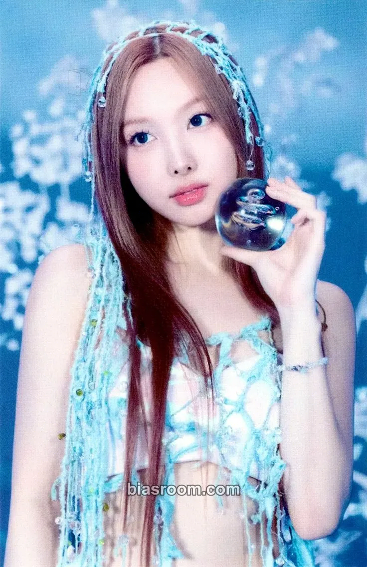 Nayeon DIVE Photocard - TWICE - TWICE K-pop photocard