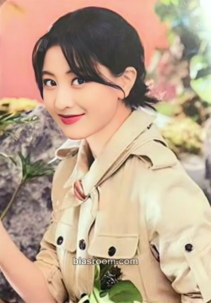 Jihyo 2022 Japan Season's Greetings: ONCE WAY Photocard - TWICE - TWICE K-pop photocard