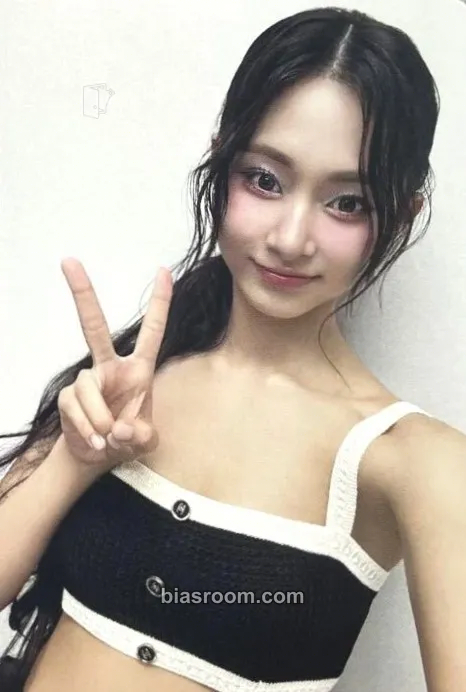 Tzuyu DIVE Photocard - TWICE - TWICE K-pop photocard