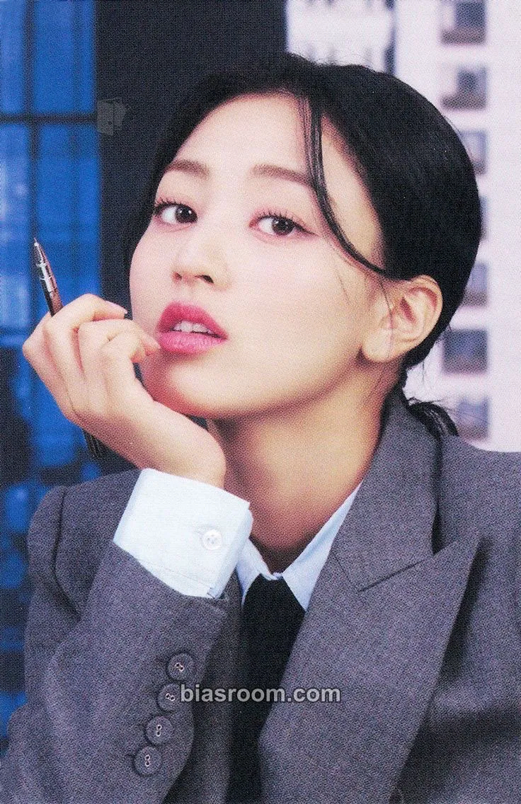 Jihyo 2024 Season’s Greetings: Twice News Room Photocard - TWICE - TWICE K-pop photocard
