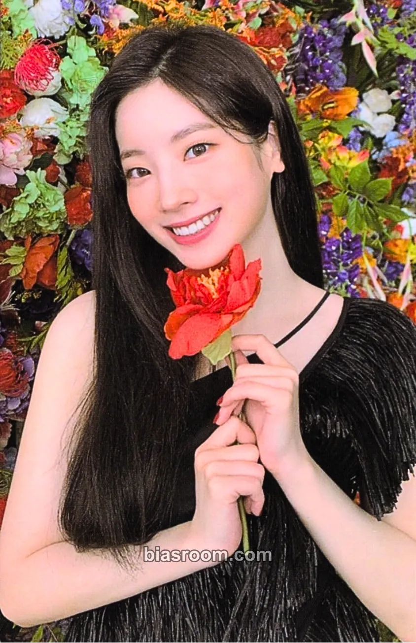Dahyun Eyes Wide Open Photocard - TWICE - TWICE K-pop photocard