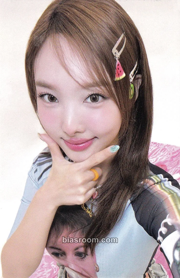 Nayeon 2025 Season’s Greetings: Collector Photocard - TWICE - TWICE K-pop photocard