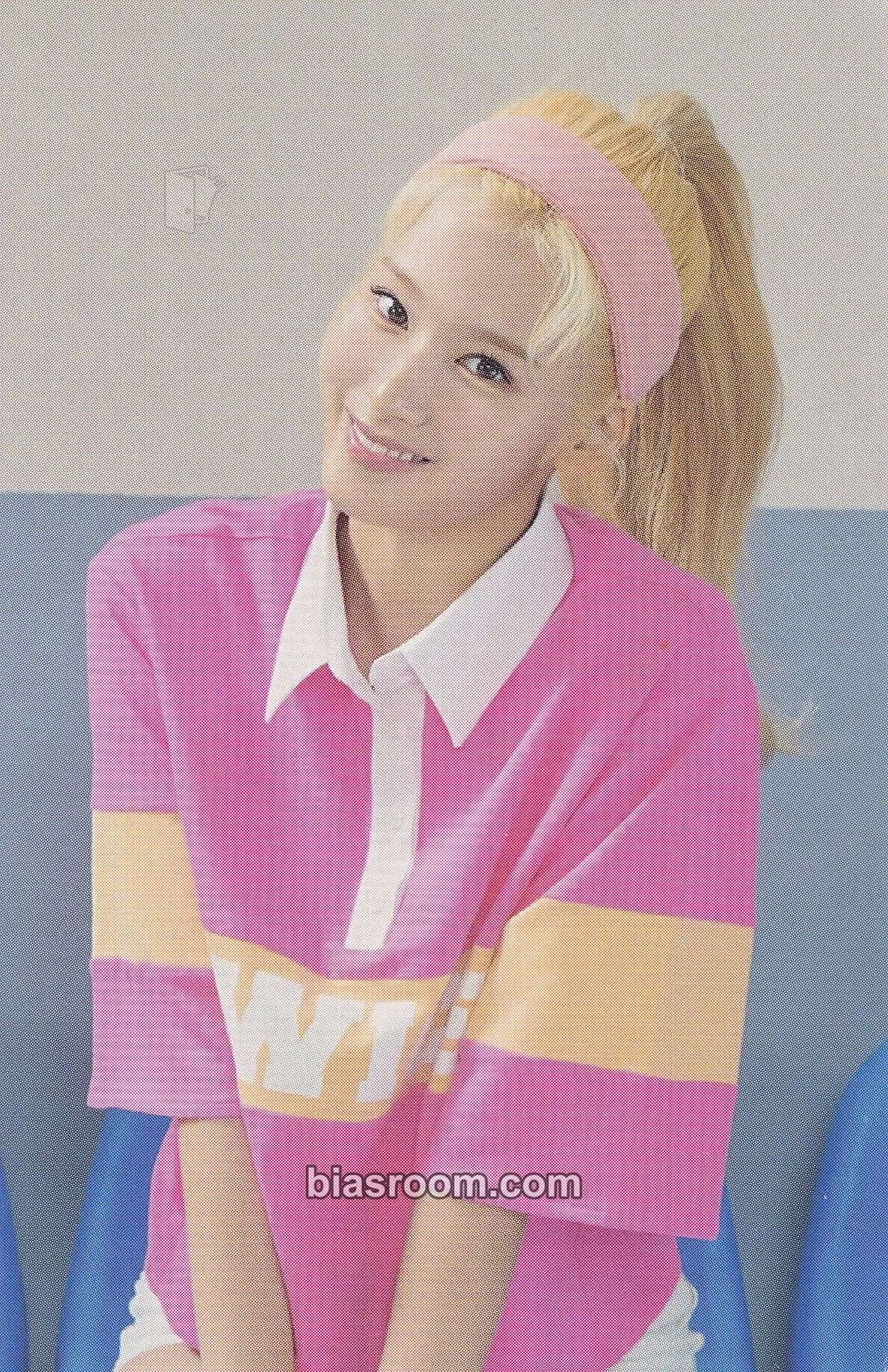 Sana 2020 Season’s Greetings: RUN 20X20 Photocard - TWICE - TWICE K-pop photocard