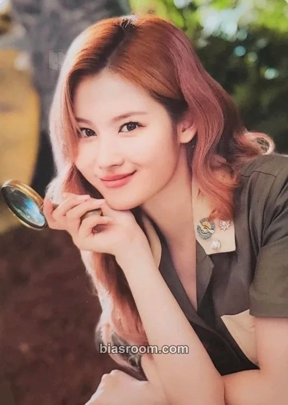 Sana 2022 Japan Season's Greetings: ONCE WAY Photocard - TWICE - TWICE K-pop photocard