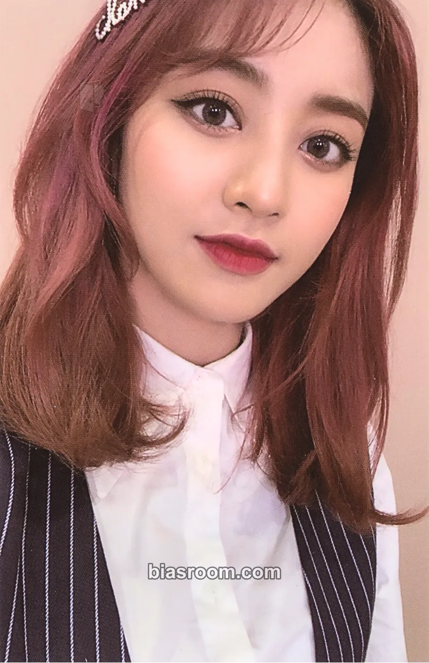 Jihyo Eyes Wide Open Photocard - TWICE - TWICE K-pop photocard