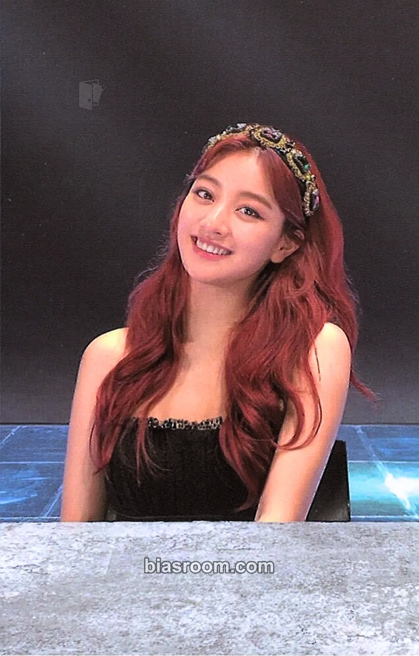 Jihyo Eyes Wide Open Photocard - TWICE - TWICE K-pop photocard
