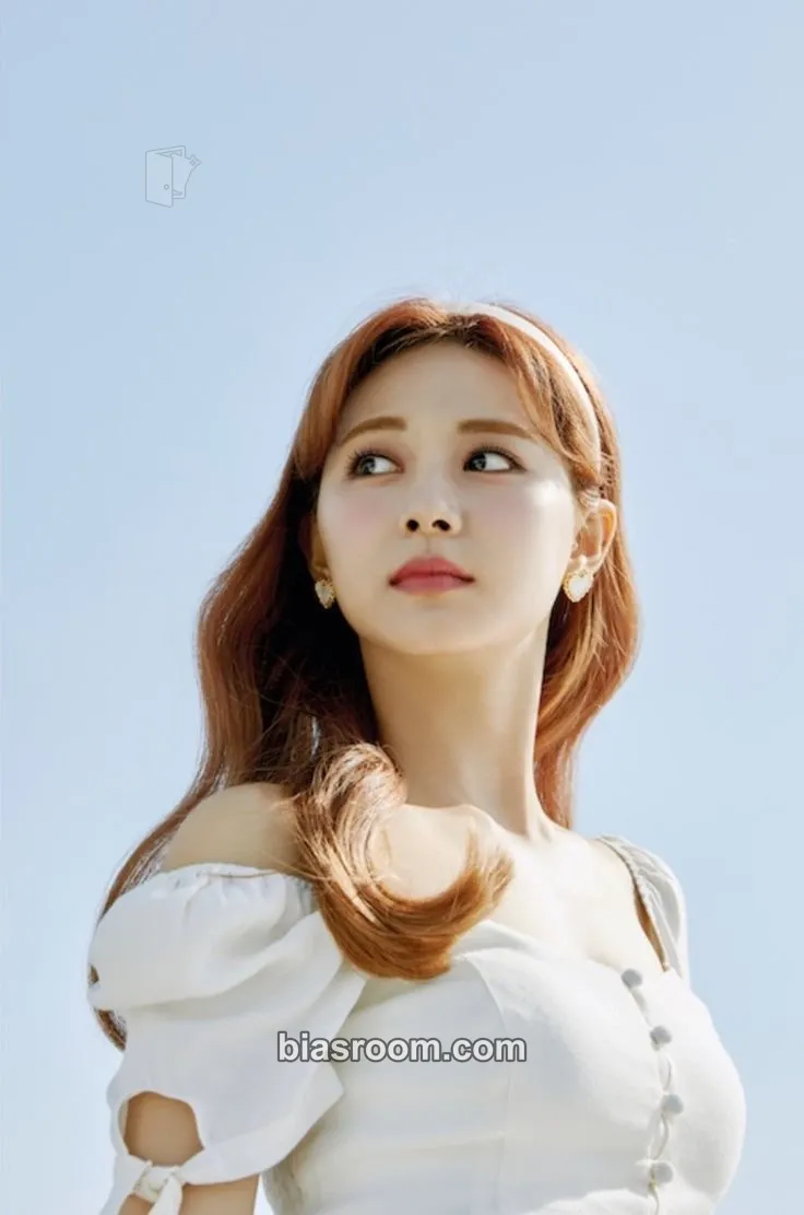 Tzuyu 2021 Season's Greetings: THE MOMENT FOREVER Photocard - TWICE - TWICE K-pop photocard