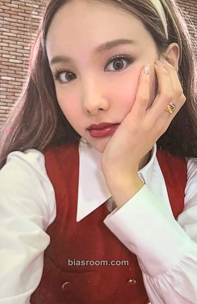 Nayeon Eyes Wide Open Photocard - TWICE - TWICE K-pop photocard