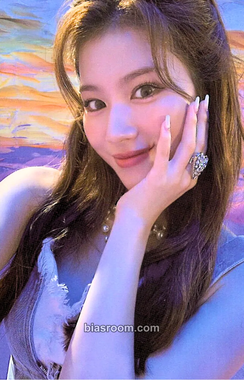 Sana Eyes Wide Open Photocard - TWICE - TWICE K-pop photocard