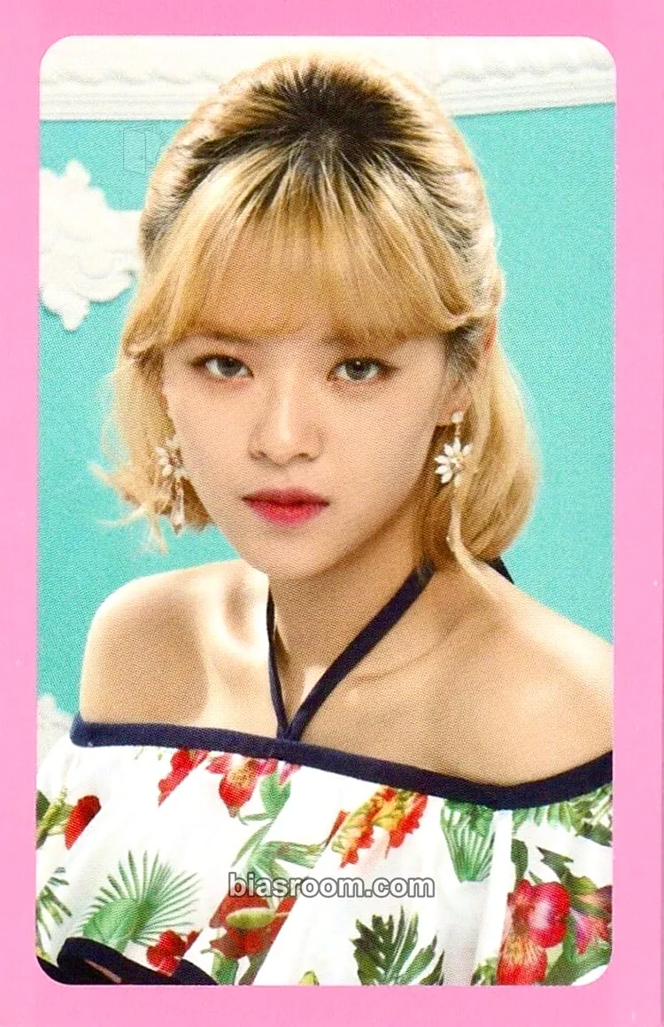 Jeongyeon Twice 2nd Tour: Twiceland Zone 2 – Fantasy Park Photocard - TWICE - TWICE K-pop photocard