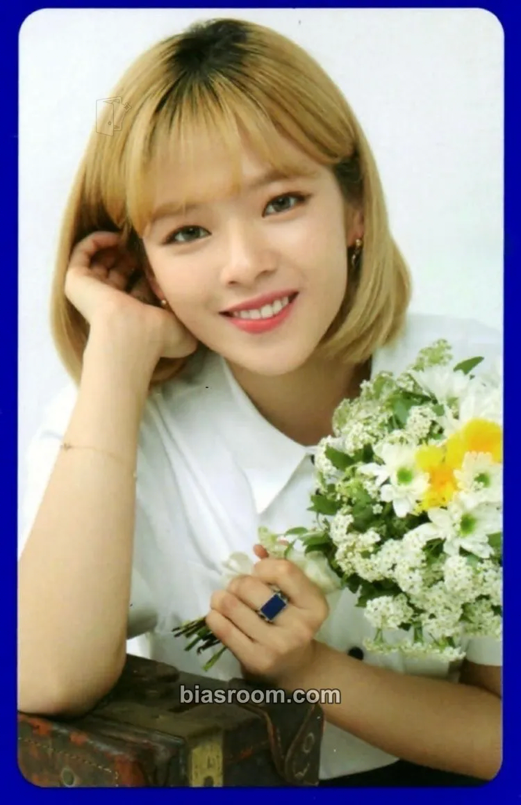 Jeongyeon Twice 2nd Tour: Twiceland Zone 2 – Fantasy Park Photocard - TWICE - TWICE K-pop photocard