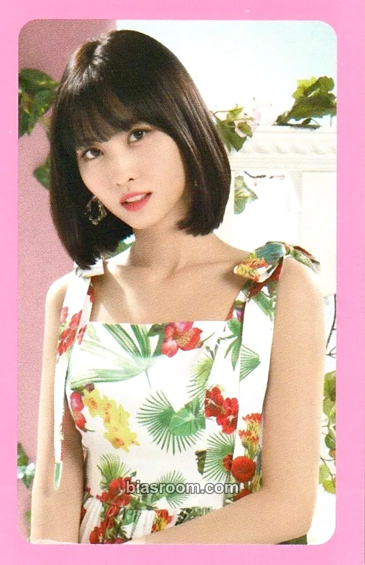 Momo Twice 2nd Tour: Twiceland Zone 2 – Fantasy Park Photocard - TWICE - TWICE K-pop photocard