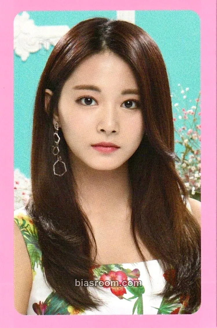 Tzuyu Twice 2nd Tour: Twiceland Zone 2 – Fantasy Park Photocard - TWICE - TWICE K-pop photocard