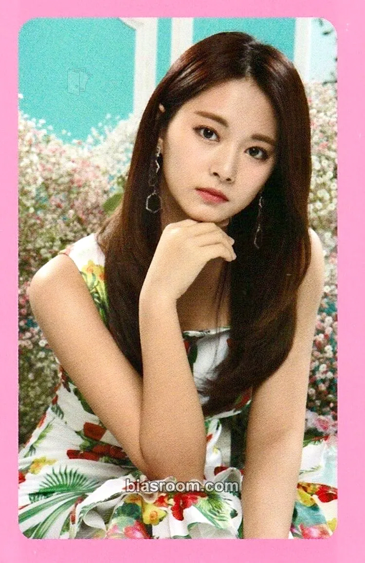 Tzuyu Twice 2nd Tour: Twiceland Zone 2 – Fantasy Park Photocard - TWICE - TWICE K-pop photocard