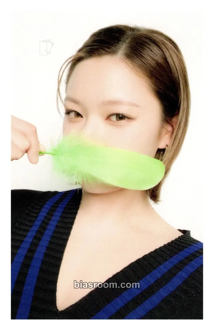 Jeongyeon Hare Hare Photocard - TWICE - TWICE K-pop photocard