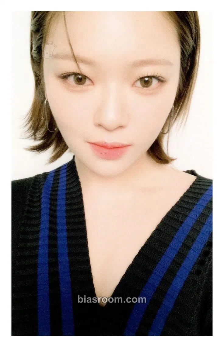 Jeongyeon Hare Hare Photocard - TWICE - TWICE K-pop photocard