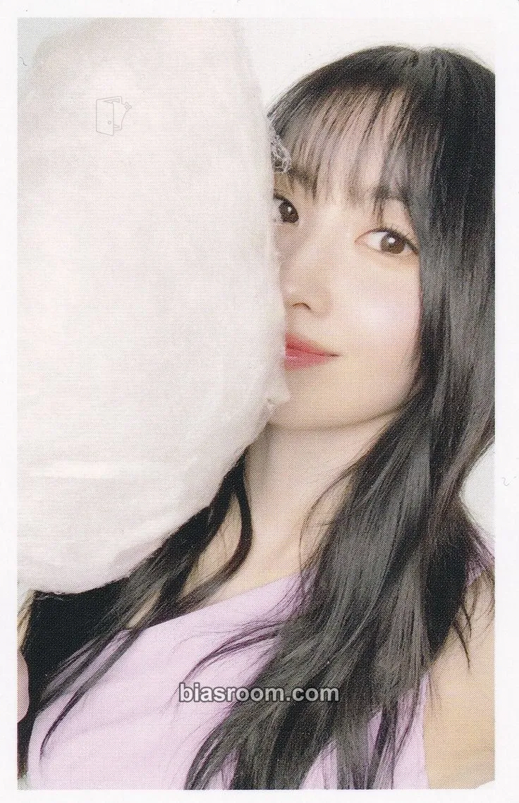 Momo Hare Hare Photocard - TWICE - TWICE K-pop photocard
