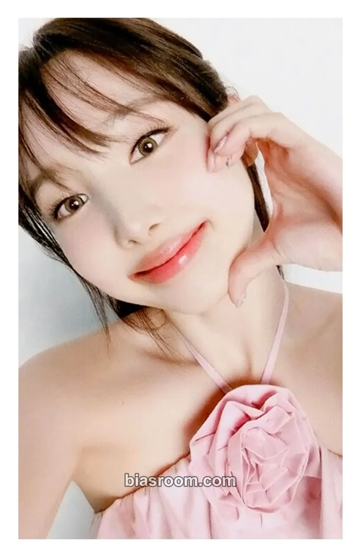 Nayeon Hare Hare Photocard - TWICE - TWICE K-pop photocard
