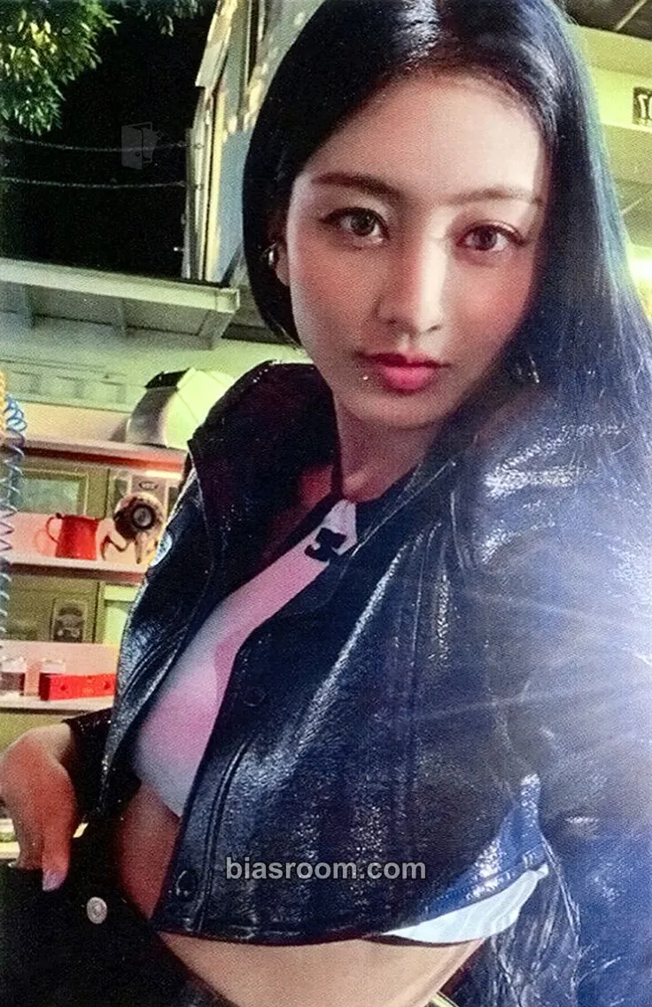 Jihyo ZONE Photocard - TWICE - TWICE K-pop photocard