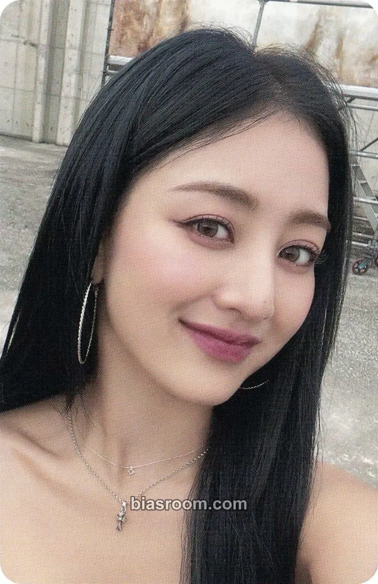 Jihyo ZONE Photocard - TWICE - TWICE K-pop photocard