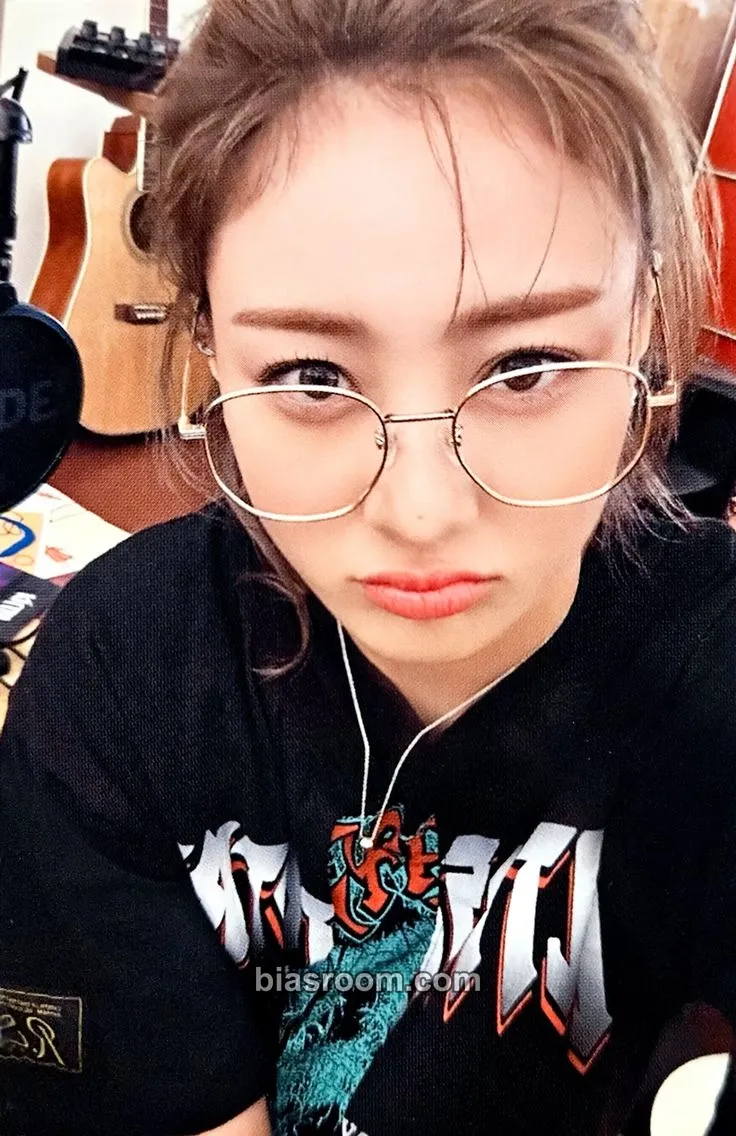 Jihyo ZONE Photocard - TWICE - TWICE K-pop photocard